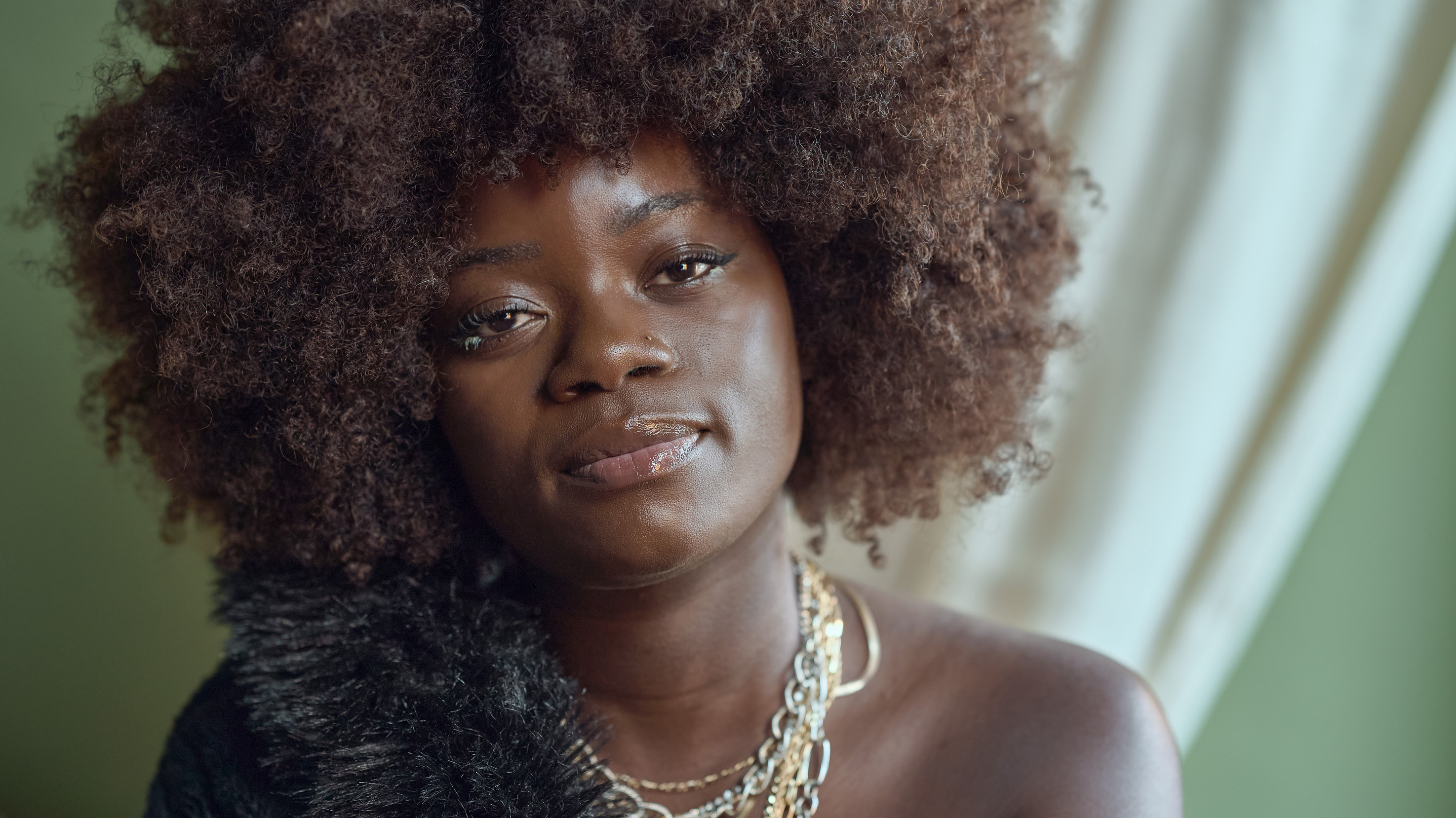 Watch Winnie Ama perform “Wide Open” Live at Hackney Road Studios
