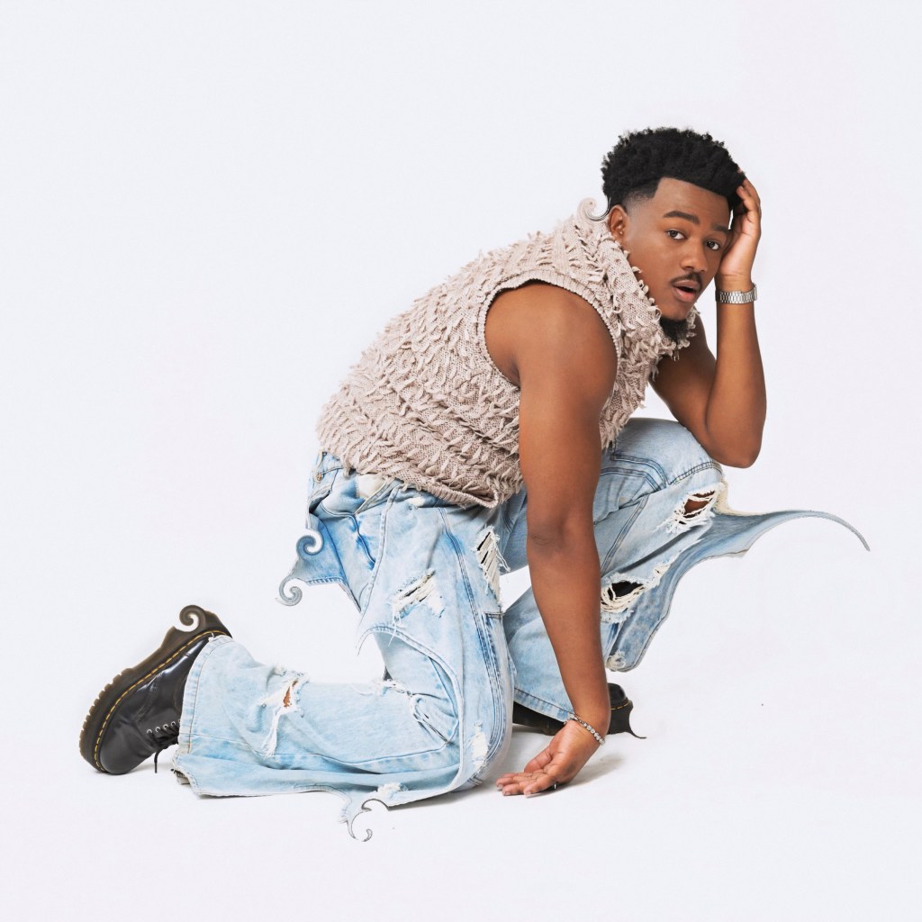 Naid presents amazing visuals for “Bwadra”, one of the songs on his new&nbsp;EP