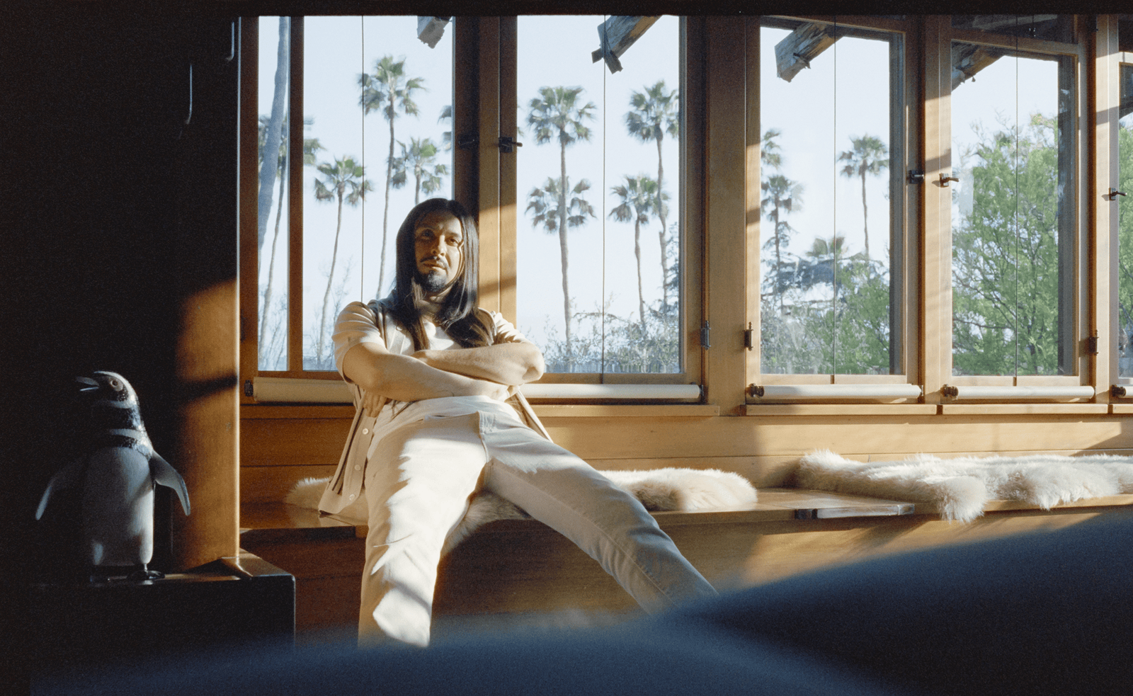 “Again” by indie pop artist Louie Rubio is a vibey must-listen