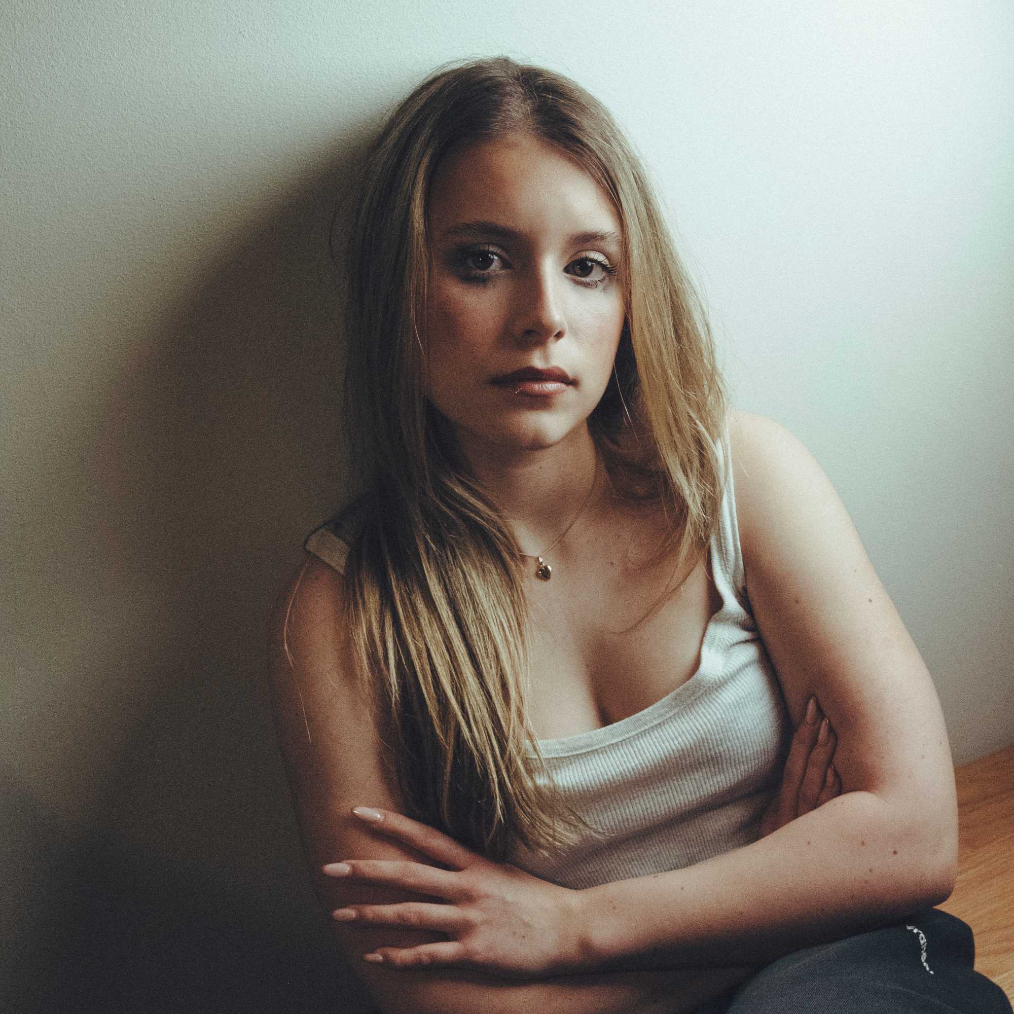 Olivia Aliotti is back with “breakfast buffet”: listen