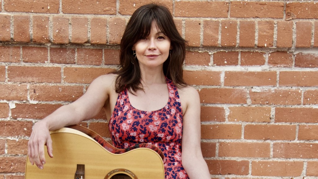 Experience the Intimate Sound of Sarah Banker’s Into The Heart&nbsp;EP