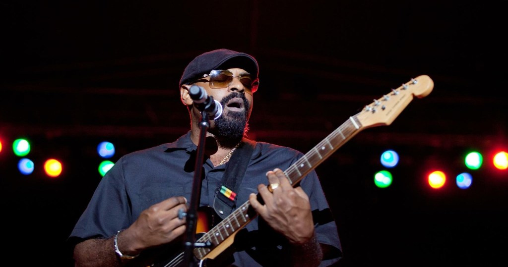 Stuart Wilson presents us with an infectious new song “Jezebel”