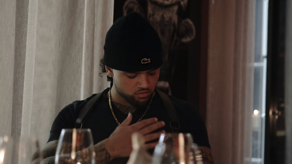 Hear Ken Vila’s sentimental new song, “Mi Prioridad’