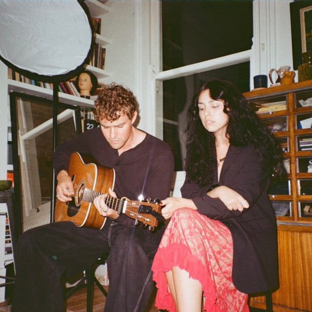 Savanna Leigh and Bertie Newman share new duet, “what’s not mine”