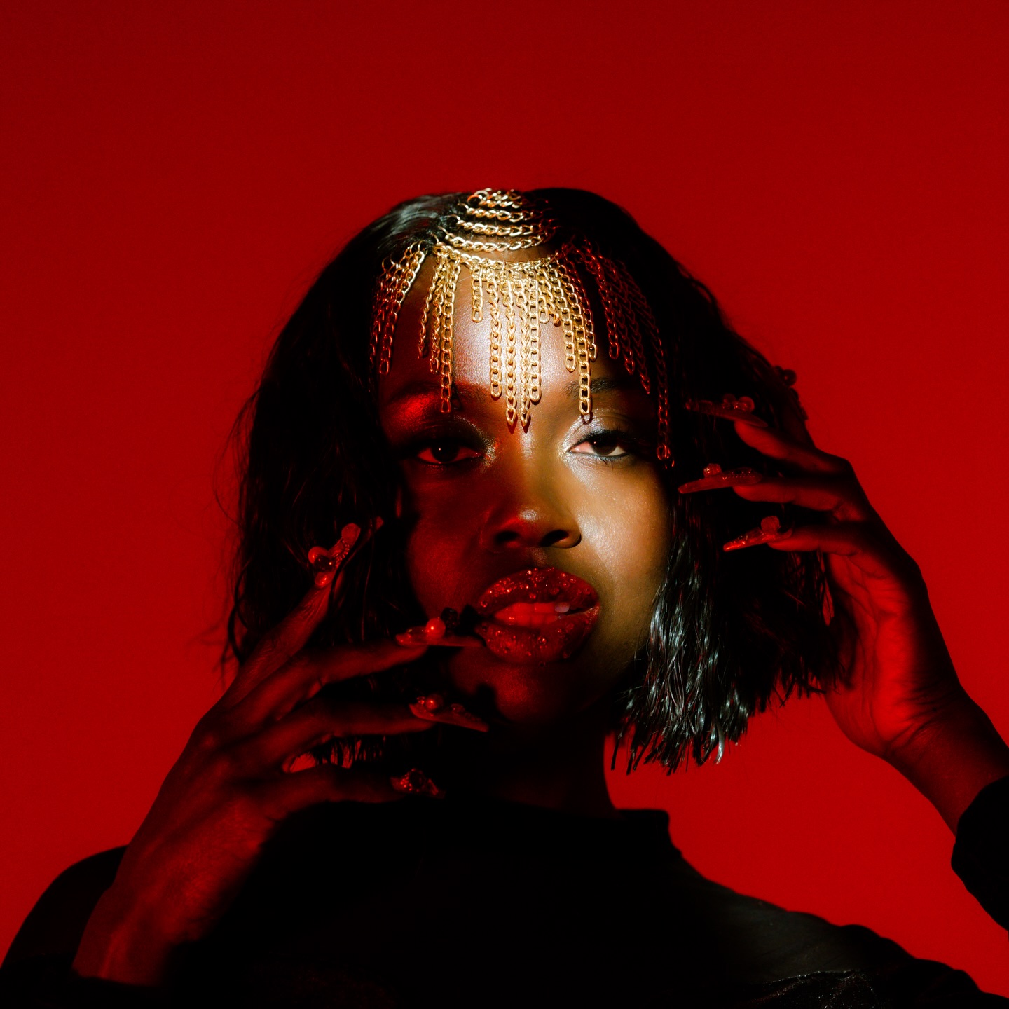 AKOSIA Defines a New Era of Pop-Rap with Her ‘Eat The Night’ EP