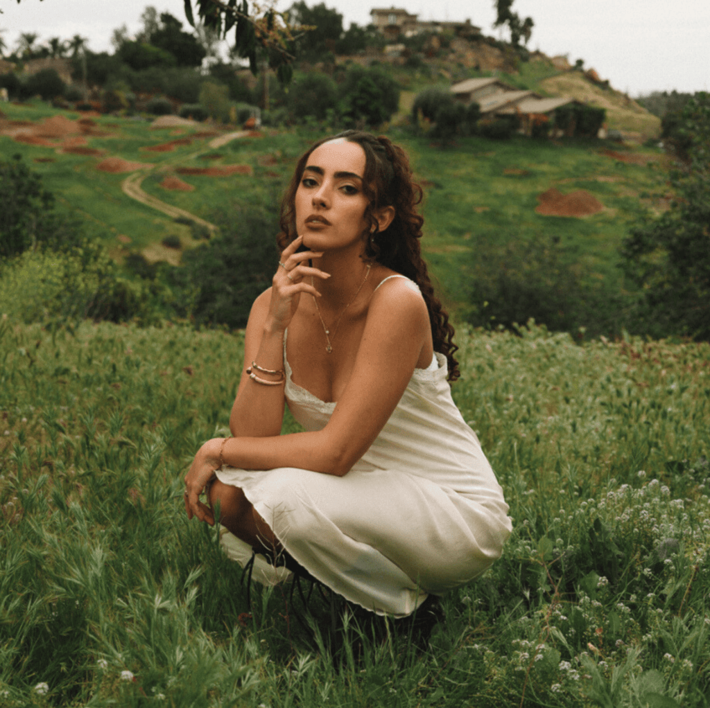 New song finds Juliana Beltrán feeling “Delusional”: listen