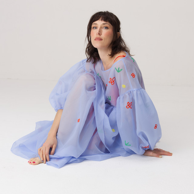 Sky Barbarick Shares a Gentle yet Stirring Debut Single, “Gold Lens”
